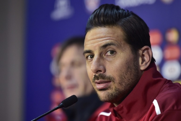 (Arquivo) O peruano Claudio Pizarro, da Munique, participa de uma coletiva de imprensa em Temuco, Chile, no dia 20 de junho de 2015