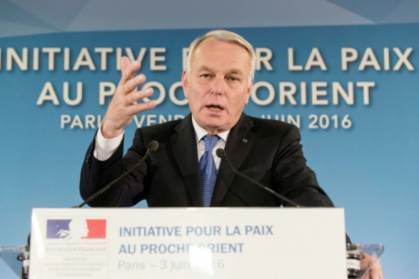 O chanceler franc&ecirc;s, Jean Marc Ayrault, participa de uma entrevista coletiva ap&oacute;s a reuni&atilde;o em Paris
