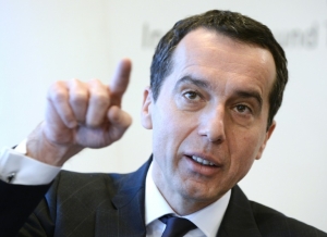 O diretor da companhia nacional de trens austr&iacute;aca, Christian Kern