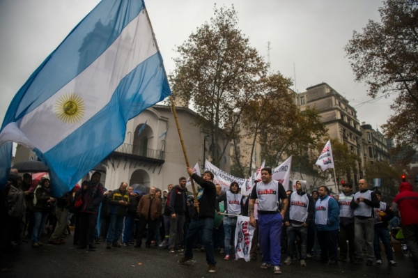 Argentinos protestam contra o governo Macri, em Buenos Aires, no dia 2 de junho de 2016