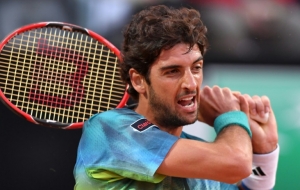 O brasileiro Tomaz Bellucci