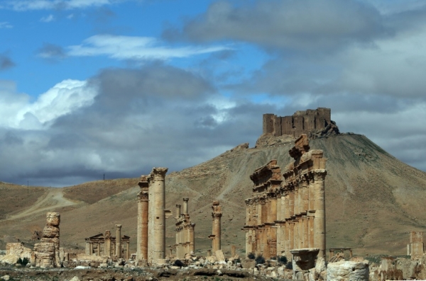 O ex&eacute;rcito s&iacute;rio recuperou nesta sexta-feira das m&atilde;os do grupo Estado Isl&acirc;mico (EI) a cidadela de Palmira, uma fortaleza que tem vista para toda a cidade hist&oacute;rica, informou uma fonte militar citada pela televis&atilde;o estatal