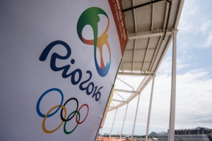 (Arquivo) Imagem de um banner com a logo dos Jogos Ol&iacute;mpicos do Rio-2016 exposto no Parque Ol&iacute;mpico do Rio de Janeiro em 11 de dezembro de 2016