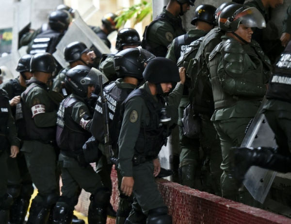 (Arquivo) Membros da Guarda Nacional venezuelana, em Caracas