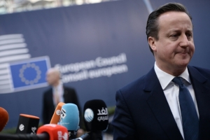 O premier brit&acirc;nico, David Cameron, chega ao segundo dia de reuni&atilde;o em Bruxelas