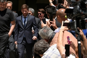 O jogador do Barcelona, Lionel Messi, deixa o tribunal em Barcelona no dia 2 de junho de 2016
