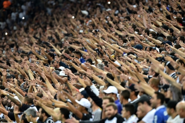 (Arquivo) A torcida do Corinthians, em S&atilde;o Paulo, no dia 16 de mar&ccedil;o de 2016