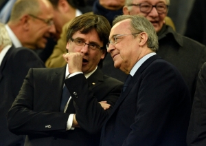 O presidente da Catalunha, o independentista Carles Puigdemont, descartou dar "saltos ao vazio" e declarar a independ&ecirc;ncia desta rica regi&atilde;o espanhola nos pr&oacute;ximos 16 meses de seu mandato, em uma entrevista publicada nesta segunda-feira.