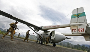 Avi&atilde;o Arav&aacute; de fabrica&ccedil;&atilde;o israelense, como o acidentado no Equador em 15 de mar&ccedil;o de 2016, em 1 de julho de 2007 em Papua Nova Guin&eacute;