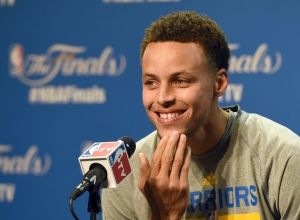 (Arquivo) Stephen Curry, do the Golden State Warriors, em coletiva de imprensa em Cleveland, no dia 10 de junho de 2015