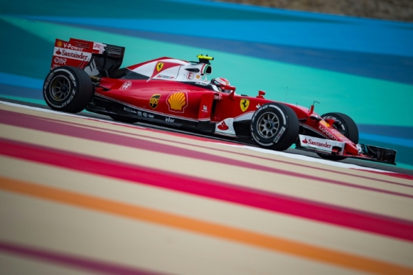 A Ferrari, derrotada em Melbourne na primeira corrida da nova temporada da F&oacute;rmula 1, tentar&aacute; se recuperar no segundo Grande Pr&ecirc;mio do ano, neste fim de semana no Bahrein, contra uma Mercedes que fez 'dobradinha' na Austr&aacute;lia com Nico Rosberg e Lewis Hamitlon, atual campe&atilde;o do mundo.