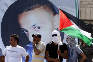 A acusa&ccedil;&atilde;o pediu nesta quarta-feira em um tribunal de Jerusal&eacute;m pris&atilde;o perp&eacute;tua para os dois jovens israelenses acusados de terem participado no assassinato de um adolescente palestino em 2014