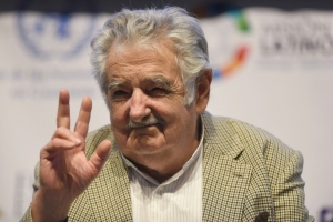 (Arquivo) O ex-presidente uruguaio Jos&eacute; Mujica &eacute; visto na Cidade da Guatemala em 18 de agosto de 2015