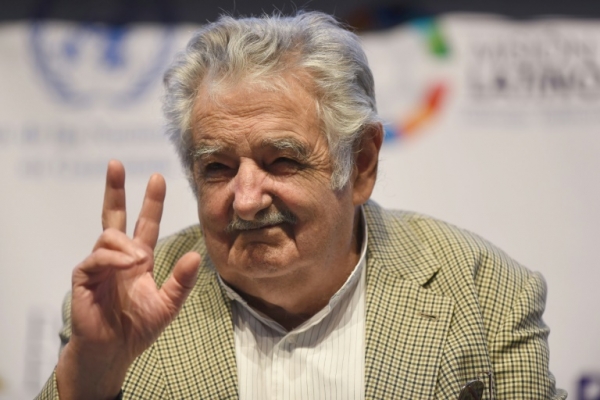 (Arquivo) O ex-presidente uruguaio Jos&eacute; Mujica &eacute; visto na Cidade da Guatemala em 18 de agosto de 2015