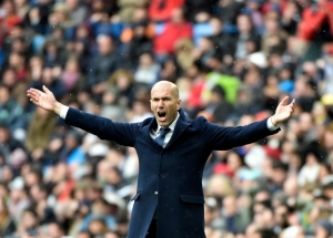 (Arquivo) O t&eacute;cnico do Real Madrid, Zin&eacute;dine Zidane, em 5 de mar&ccedil;o de 2016