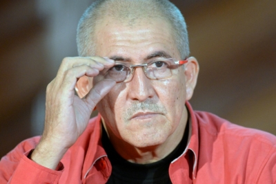 Antonio Garc&iacute;a, chefe da delega&ccedil;&atilde;o do ELN, se dirige a jornalistas durante coletiva sobre o in&iacute;cio das negocia&ccedil;&otilde;es de paz com o governo Santos, em Caracas