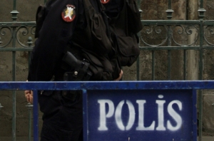 (Arquivo) Duas mulheres terroristas foram abatidas pela pol&iacute;cia durante um tiroteio ocorrido na noite desta segunda-feira em um bairro oper&aacute;rio de Istambul conhecido pela presen&ccedil;a de militantes de extrema esquerda e de curdos