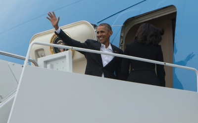 O presidente americano, Barack Obama, embarca no Air Force One com destino a Cuba, na base a&eacute;rea de Andrews, no dia 20 de mar&ccedil;o de 2016