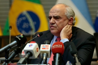 O secret&aacute;rio-geral da Uni&atilde;o de Na&ccedil;&otilde;es Sul-Americanas (Unasul), Ernesto Samper, participa de coletiva de imprensa, em Quito, no dia 12 de maio de 2016