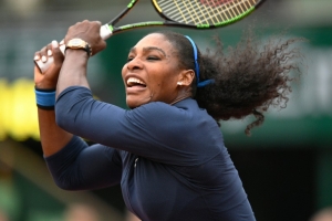 Serena devolve a bola para a advers&aacute;ria