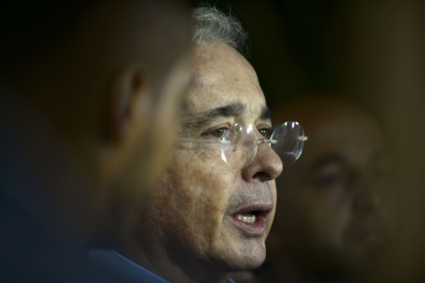 (Arquivo) O ex-presidente da Col&ocirc;mbia &Aacute;lvaro Uribe