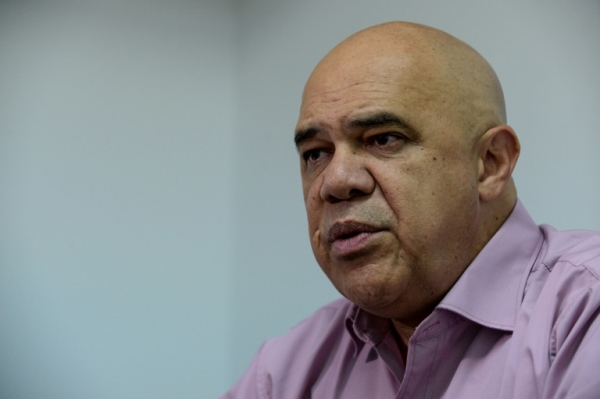 O secret&aacute;rio-executivo da Mesa da Unidade Democr&aacute;tica, Jes&uacute;s Torrealba, em Caracas, no dia 1&ordm; de dezembro de 2015