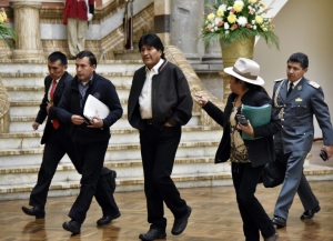 O presidente Evo Morales (C) em 11 de novembro de 2015 em La Paz