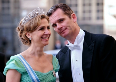(Arquivo) A princesa Cristina, irm&atilde; do rei Felipe VI, e seu marido, I&ntilde;aki Urdangarin, em Estocolmo, no dia 19 de junho de 2010