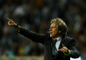 Sporting's coach Jorge Jesus gestures during the Portuguese Liga football match CD Tondela vs SC Sporting at the Aveiro City stadium in Aveiro on August 14, 2015. AFP PHOTO/ FRANCISCO LEONG