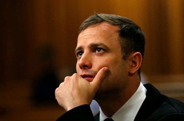 (Arquivo) Oscar Pistorius Pistorius was convicted of murder on December 3, 2015 by South Africa's Supreme Court of Appeal, which threw out his earlier conviction on the lesser crime of culpable homicide for killing his girlfriend.
