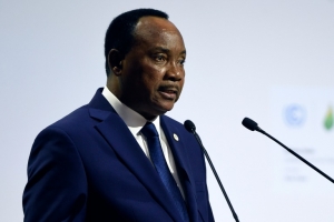 O presidente do N&iacute;ger, Mahamadou Issoufou, em Le Bourget, no dia 30 de novembro de 2015