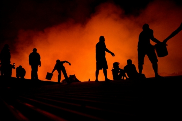 Balas perdidas e fogos de artif&iacute;cio mal controlados fizeram dois mortos e centenas de feridos nas Filipinas, que a cada ano registra v&iacute;timas mortais nas celebra&ccedil;&otilde;es do Ano Novo.