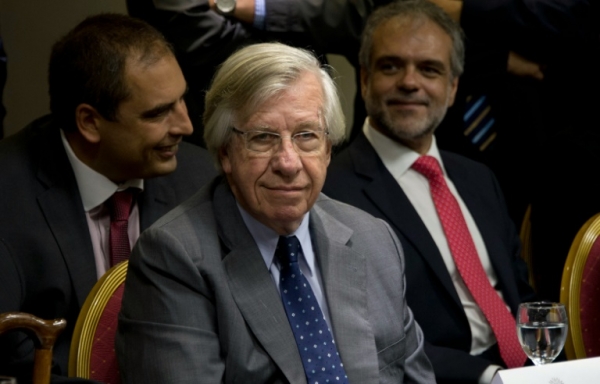 (Arquivo) O ministro uruguaio da Economia, Danilo Astori, em Montevid&eacute;u, no dia 1&ordm; de mar&ccedil;o de 2015