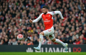 Olivier Giroud, do Arsenal, domina a bola durante partida contra o Sunderland, em Londres, no dia 9 de janeiro de 2016