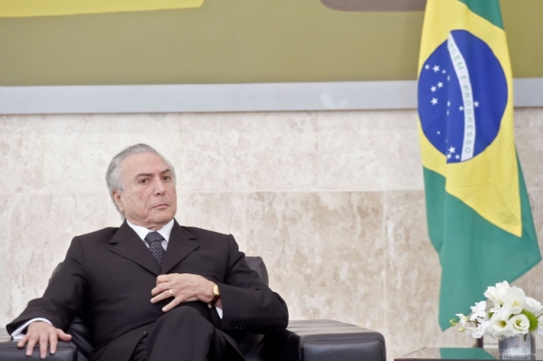 A Organiza&ccedil;&atilde;o para a Coopera&ccedil;&atilde;o e o Desenvolvimento Econ&ocirc;micos (OCDE) agravou a previs&atilde;o de recess&atilde;o no Brasil, afastando a perspectiva de revers&atilde;o da crise com o governo interino de Michel Temer