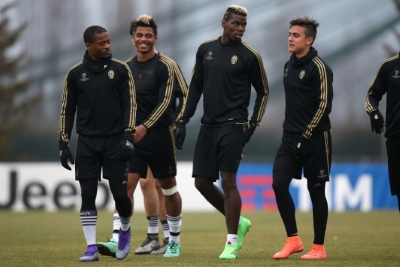 Jogadores da Juventus participam de treino antes de partida contra o Bayern de Munique, em Vinovo, perto de Turim, no dia 22 de fevereiro de 2016
