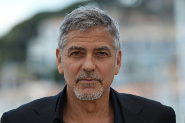 Clooney participa de uma sess&atilde;o de fotos em Cannes