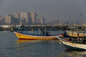 Israel decidiu suavizar o bloqueio mar&iacute;timo imposto &agrave; Faixa de Gaza e ampliar a &aacute;rea na qual os pescadores palestinos est&atilde;o autorizados a trabalhar.