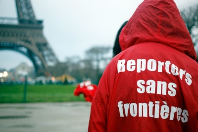 (Arquivo) Um ativista da organiza&ccedil;&atilde;o Rep&oacute;rteres sem Fronteiras durante um protesto pela liberta&ccedil;&atilde;o de jornalistas eritreus realizado em Paris no dia 16 de dezembro de 2014