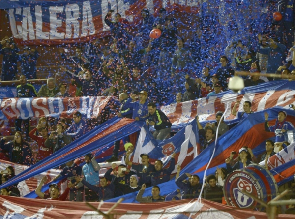 (Arquivo) Torcedores da Universidad de Chile, em Lanus, Argentina, no dia 18 de setembro de 2013