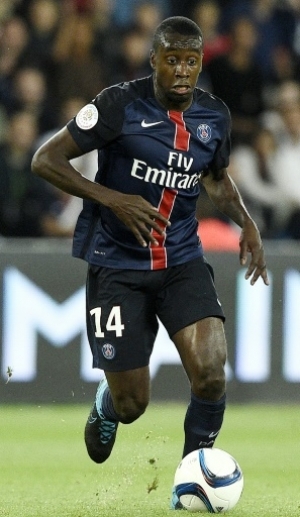 Paris Saint-Germain's French midfielder Blaise Matuidi controls the ball during the French L1 football match between Paris Saint-Germain (PSG) and GFC Ajaccio on August 16, 2015 at the Parc des Princes stadium in Paris. Paris won 2-0.AFP PHOTO / FRANCK FIFE