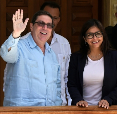 O chanceler cubano, Bruno Rodr&iacute;guez, e a chanceler venezuelana, Delcy Rodr&iacute;guez, em Caracas, no dia 24 de maio de 2016