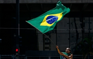 Uma manifestante protesta em S&atilde;o Paulo, no dia 19 de mar&ccedil;o de 2016