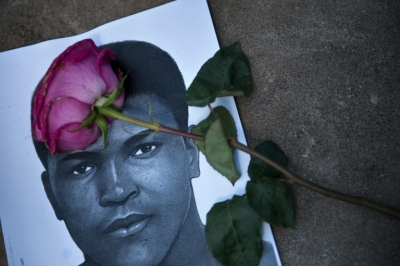 Homenagem depositada em frente ao Centro Muhammad Ali, em Louisville
