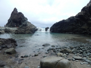 (Arquivo) Vista da Ilha da Trindade, a 1.200 quil&ocirc;metros da costa de Vit&oacute;ria, Esp&iacute;rito Santo, em 1&ordm; de dezembro de 2015