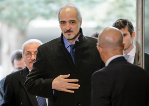 O chefe da delega&ccedil;&atilde;o do regime s&iacute;rio chega a Genebra