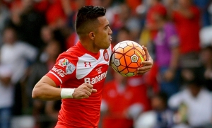 Fernando Uribe, do Toluca, comemora gol durante partida contra o S&atilde;o Paulo, em Toluca, no dia 4 de maio de 2016