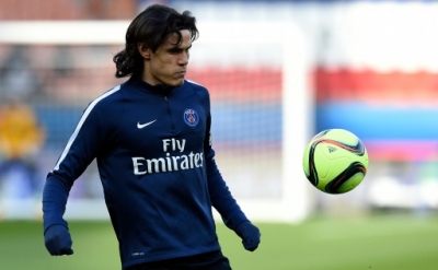 Paris Saint-Germain's Uruguayan forward Edinson Cavani controls the ball during warm up prior to the French L1 football match between Paris Saint-Germain (PSG) and Montpellier (MHSC) on March 5, 2016 at the Parc des Princes stadium in Paris. AFP PHOTO / FRANCK FIFEParis Saint-Germain's Uruguayan forward Edinson Cavani controls the ball during warm up prior to the French L1 football match between Paris Saint-Germain (PSG) and Montpellier (MHSC) on March 5, 2016 at the Parc des Princes stadium in Paris. AFP PHOTO / FRANCK FIFE