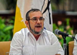 Timole&oacute;n Jim&eacute;nez, l&iacute;der das Farc, em entrevista coletiva em Havana em 23 de setembro de 2015