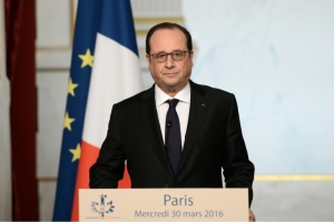 O presidente franc&ecirc;s Fran&ccedil;ois Hollande &eacute; visto em Paris no dia 30 de mar&ccedil;o de 2016